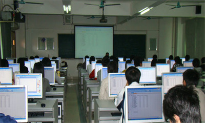 廣東工業(yè)大學(xué)計算機(jī)學(xué)院 院系設(shè)置與計算機(jī)網(wǎng)絡(luò)系統(tǒng)工程服務(wù)特色